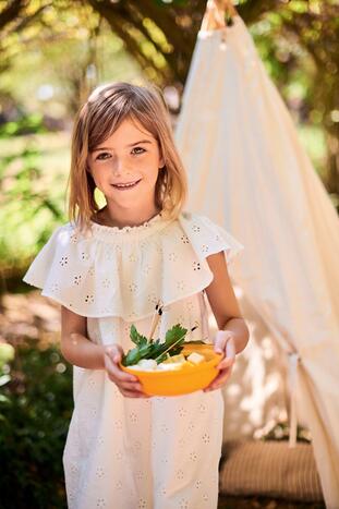 Tupperware Bol Aloha 450ml perfekt auf dem Tisch im Garten