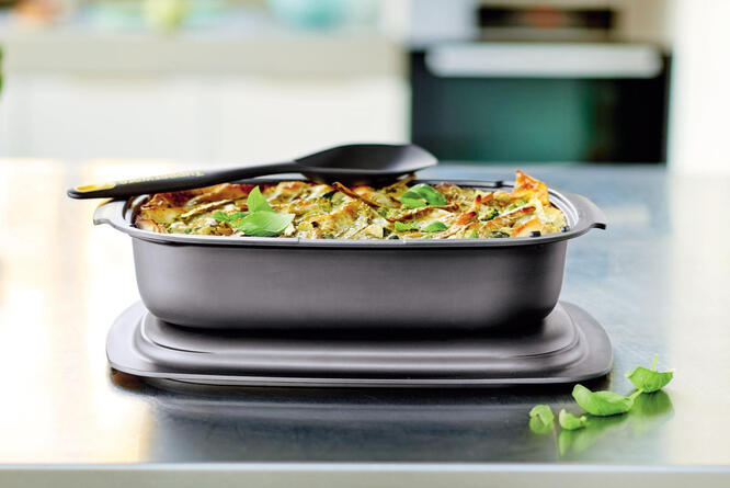 Tupperware Ultra Pro Lasagne 3.3L avec Couvercle Ultra Pro 1.2L 